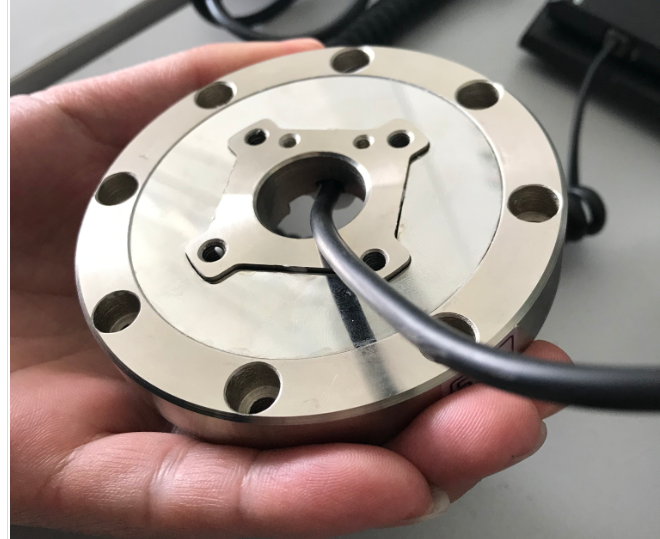 國產盤式靜態(tài)扭矩傳感器